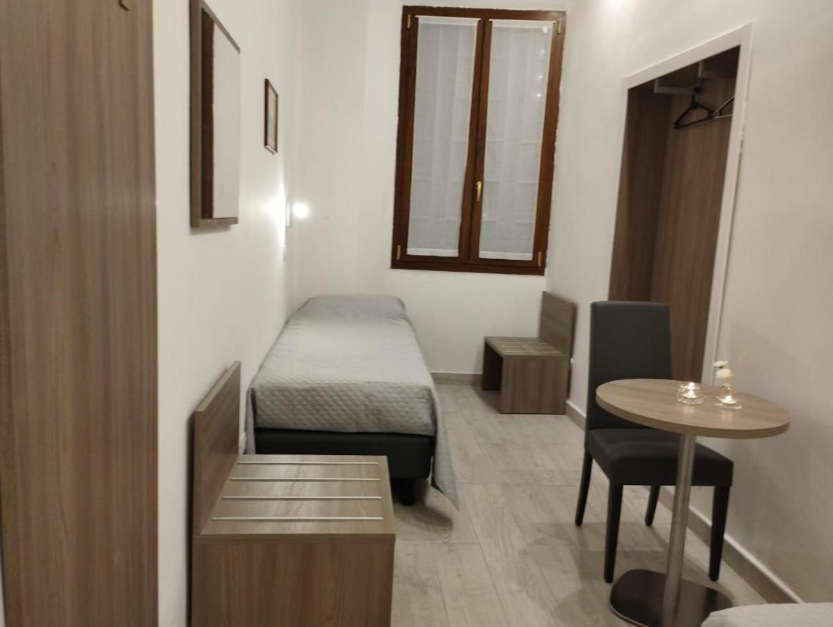 Holiday Rooms Флоренция Экстерьер фото