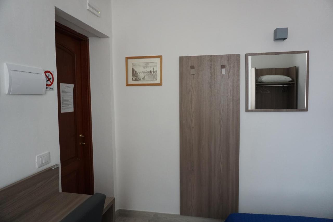 Holiday Rooms Флоренция Экстерьер фото