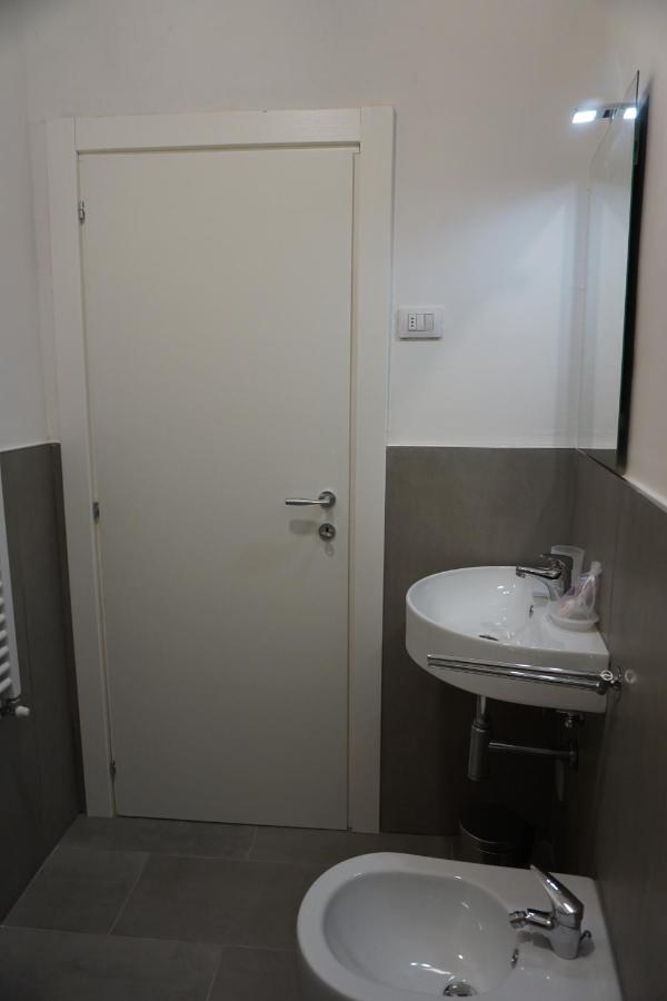 Holiday Rooms Флоренция Экстерьер фото